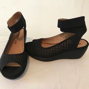 Clark’s wedge sandal
